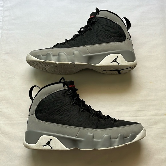 Air Jordan 9 Retro Particle Grey